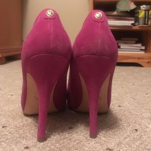 Ivanka Trump suede high heels!👠