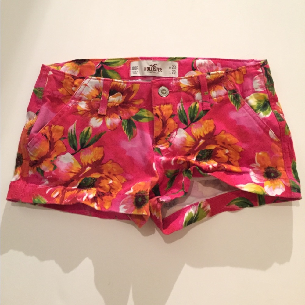Hollister floral shorts