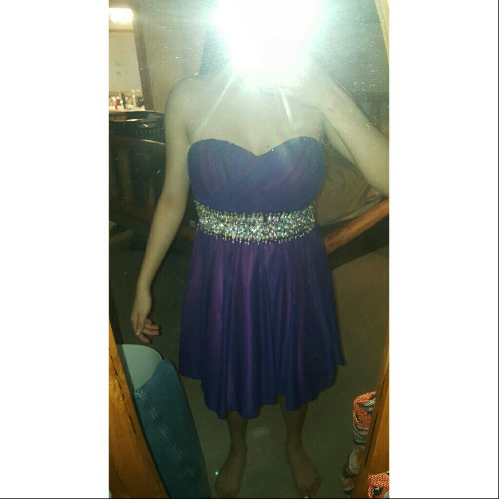 gorgeous short prom or homecoming dress