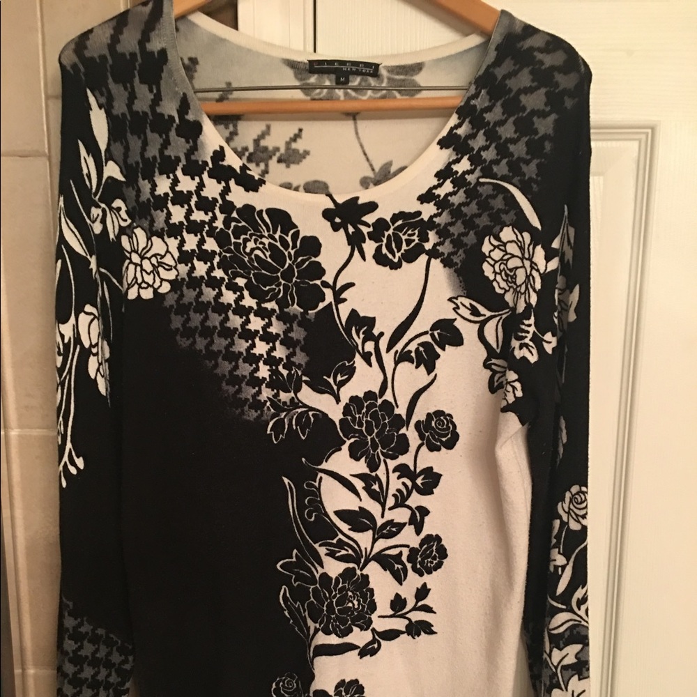 Pierri New York women's black and white sweater M