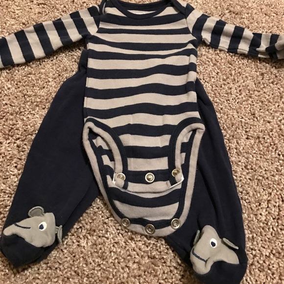 2 Carter's outfit - Picture 5 of 6