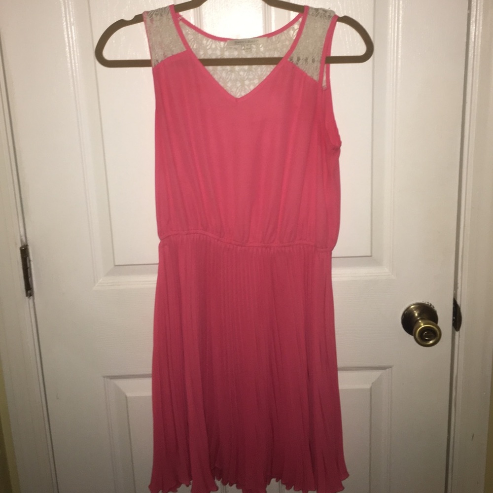 Super cute dress!