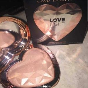 Too Faced Highlight