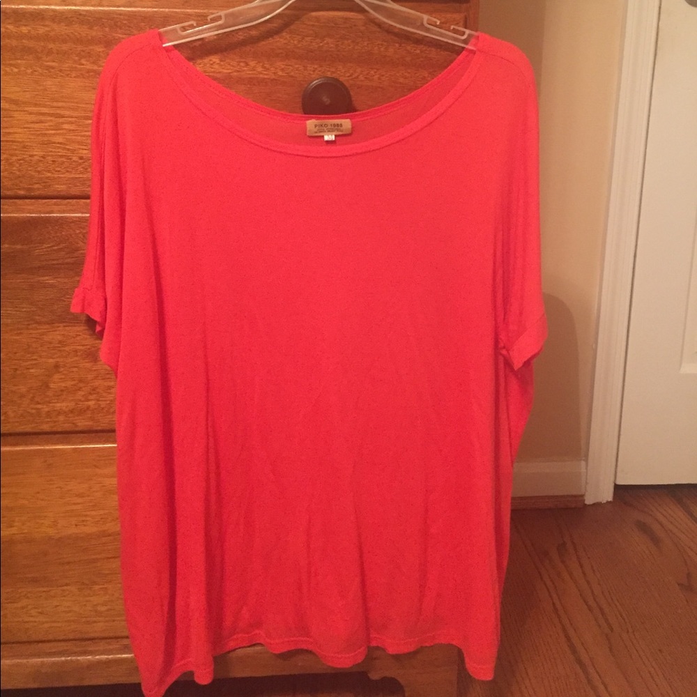Sz medium Piko short sleeve top