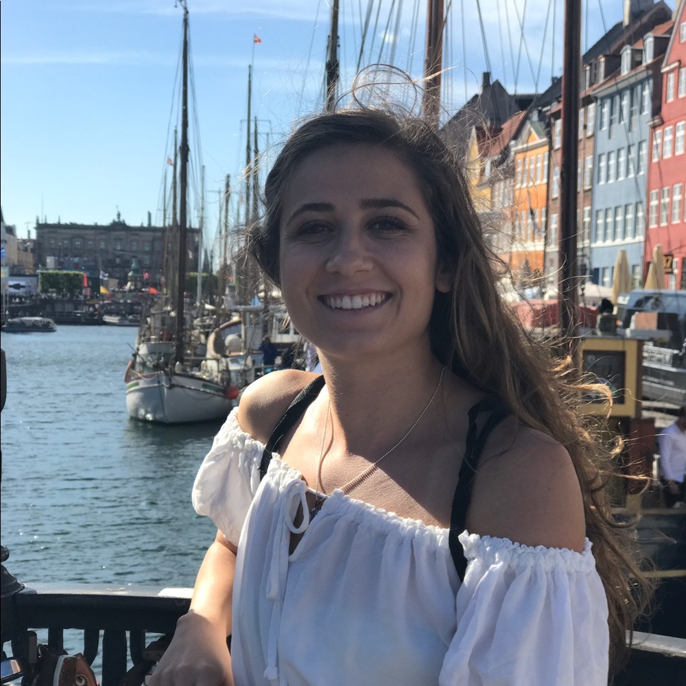 Meet your Posher, Lauren