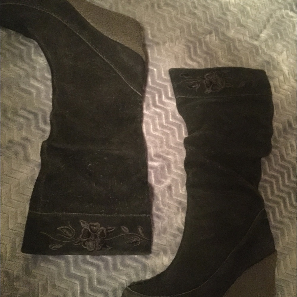 Black Wedge Boots Size 8 1/2