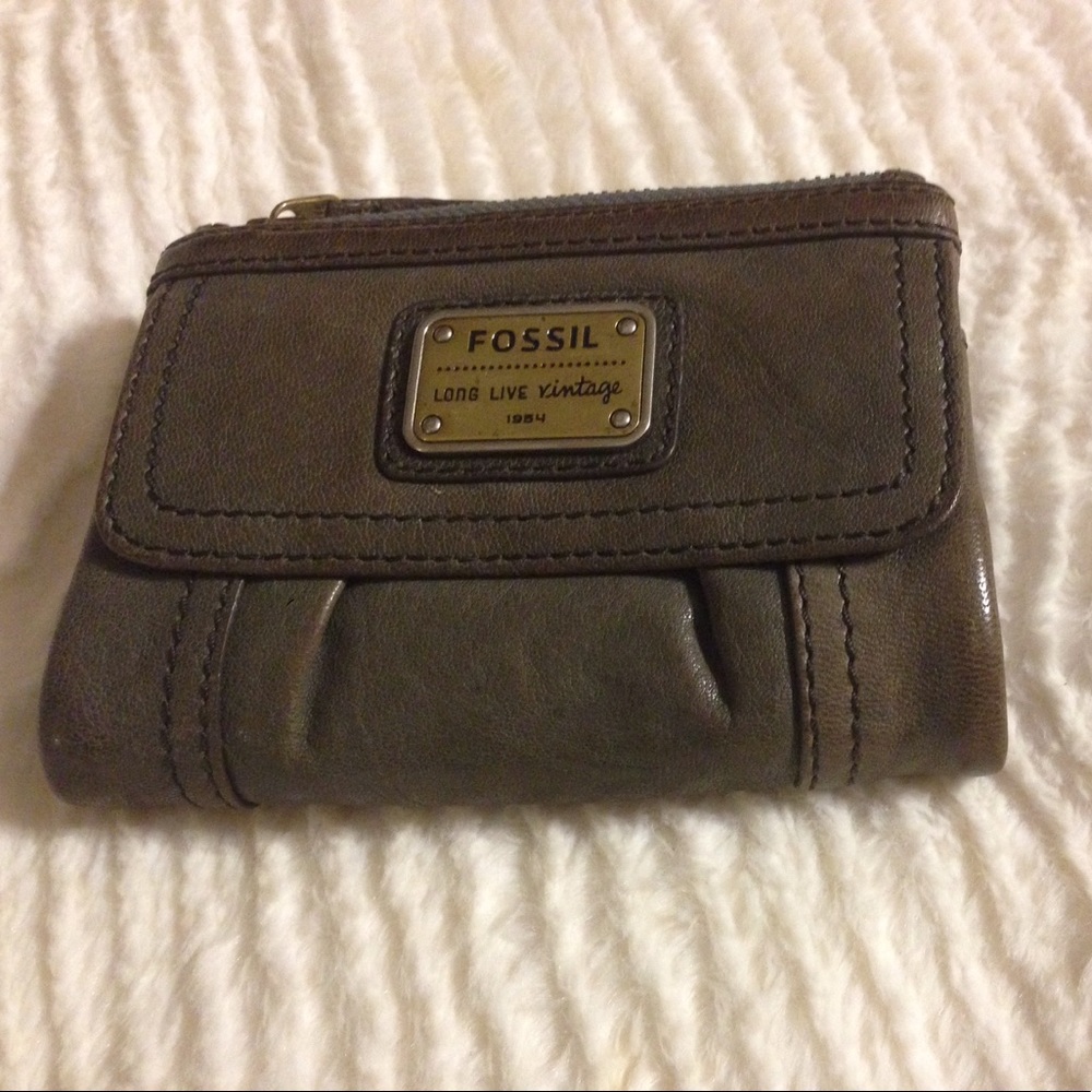 Grey fossil wallet