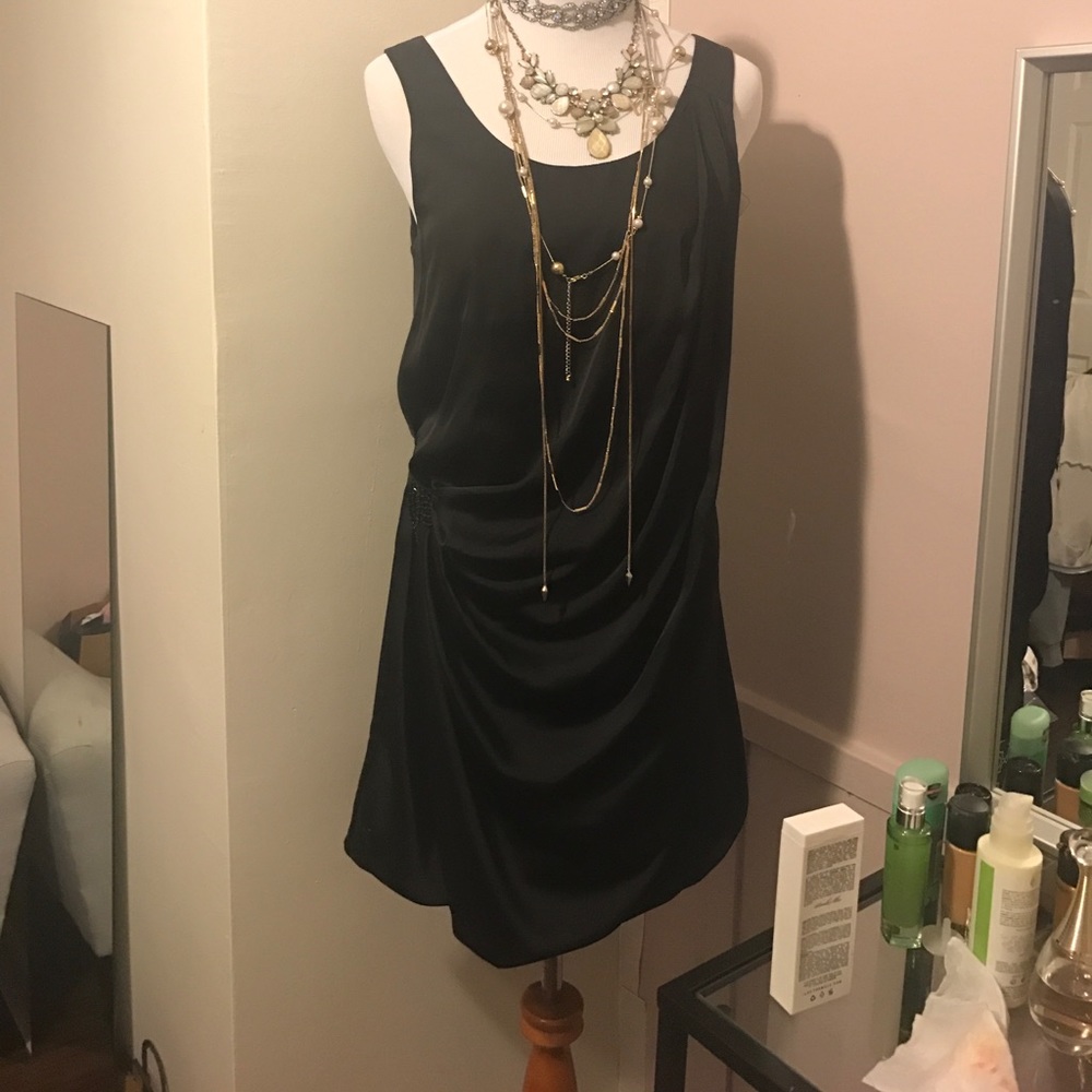Pre-loved once! ❣️ LBD with side embellishments
