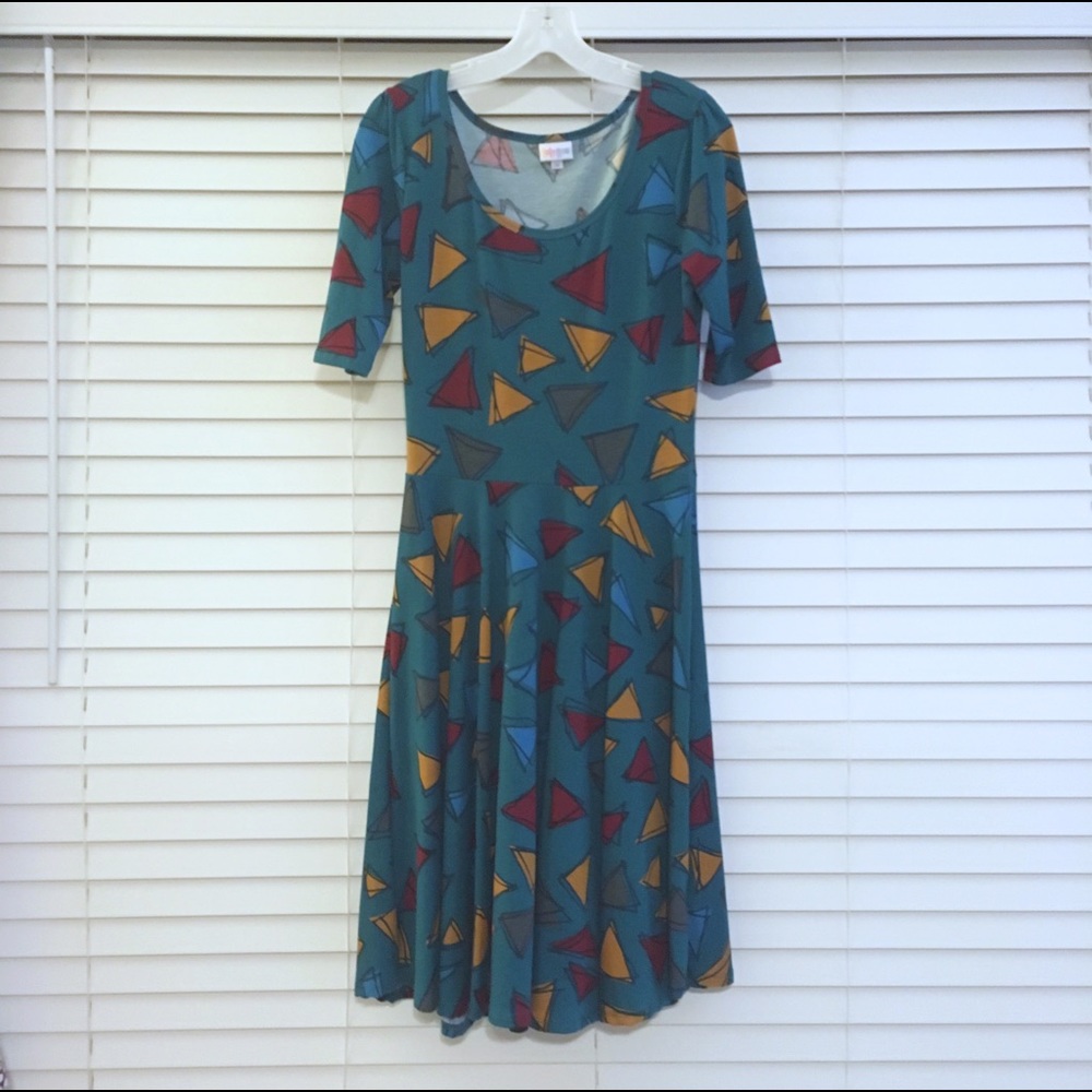 Like new geometric patterned LulaRoe Nicole dress
