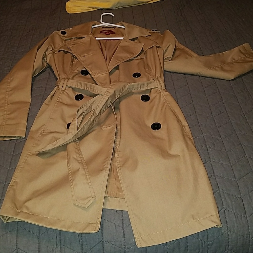 Super cute trench coat