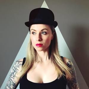 Meet your Posher, Casandra