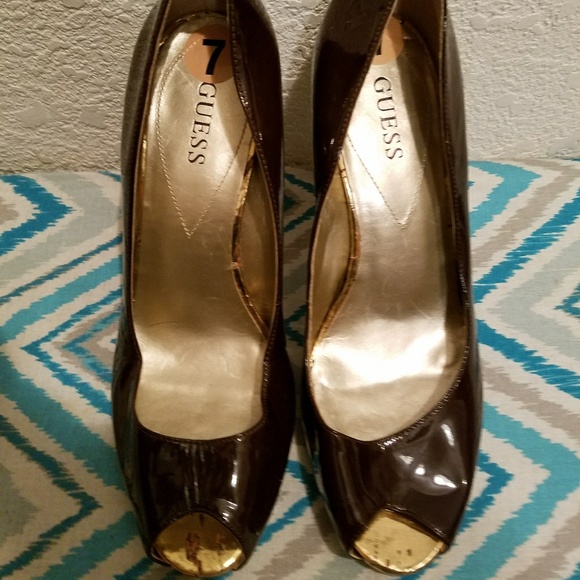 Brown 'Guess ' and Gold heels - Picture 3 of 5