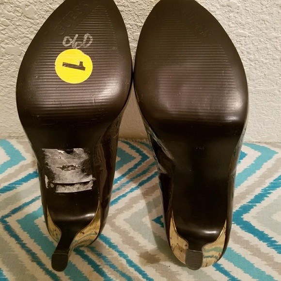 Brown 'Guess ' and Gold heels - Picture 5 of 5