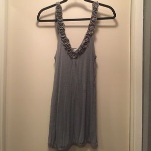 V-neck tank top