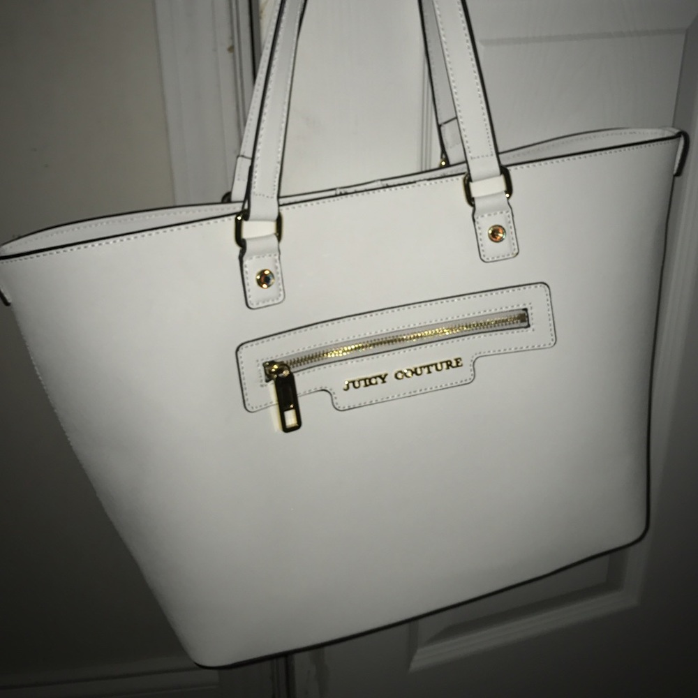 Never carried juicy purse no rips no scratches
