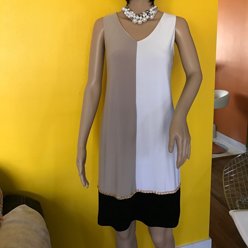 Dress - Picture 2 of 5