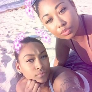 Meet your Posher, Gloria