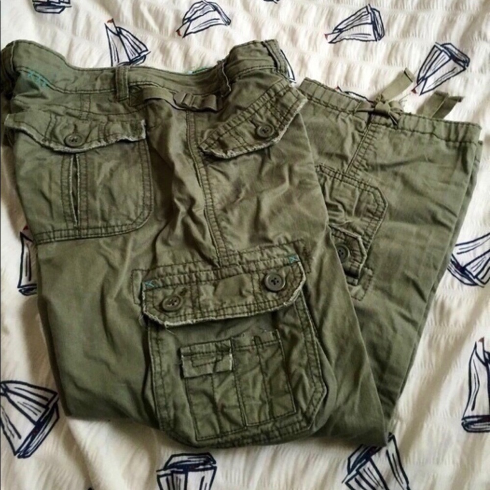 Aeropostale cargo capri