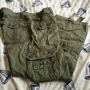 Aeropostale cargo capri