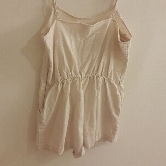 Beachy Romper - Picture 2 of 3