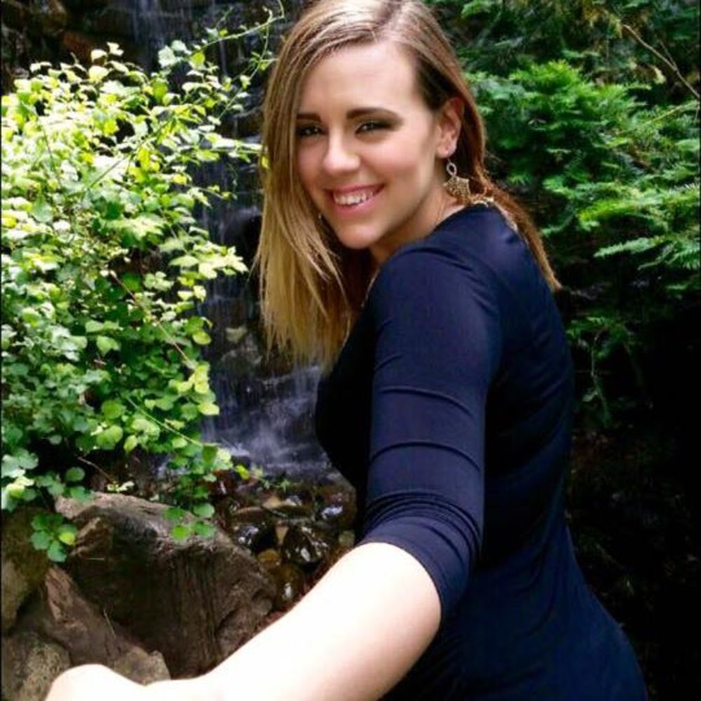 Meet your Posher, Crystal