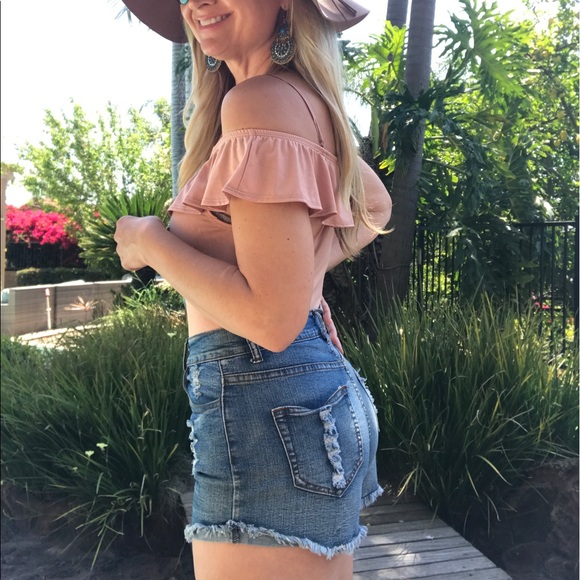 🏄🏽‍♀️Cutoff Jean Shorts🌴Sale - Picture 2 of 3