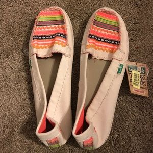 Brand New Size 10 Sanuk