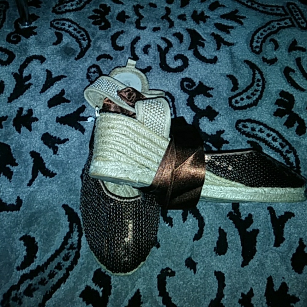 Shoes - Picture 2 of 2