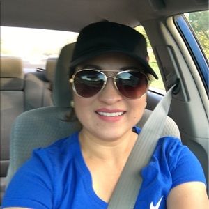 Meet your Posher, Christina