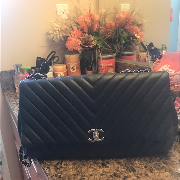 Chanel - Picture 3 of 4