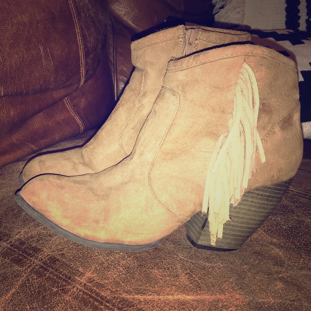 Mossimo brown suede fringe booties