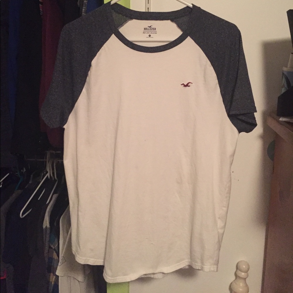 Hollister baseball tee