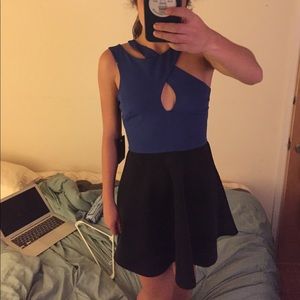 NBD "fit & flare" cut out blue/black dress