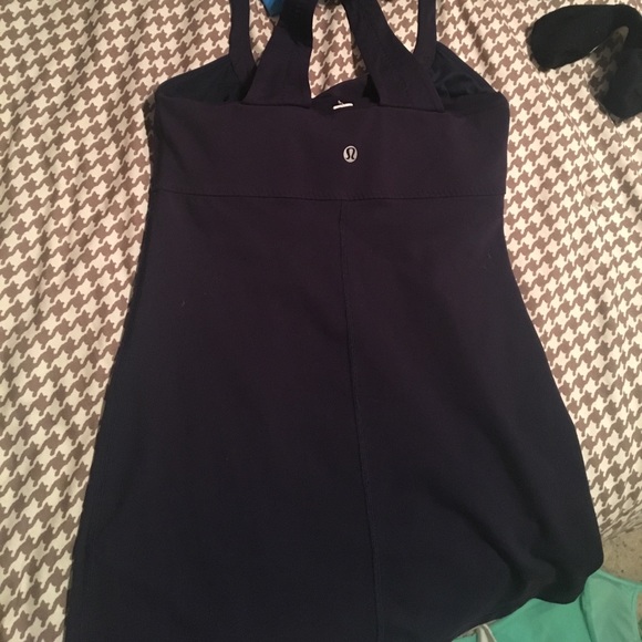 Lululemon tops (one) - Picture 2 of 8