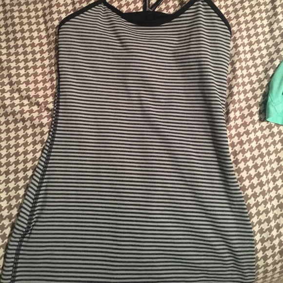 Lululemon tops (one) - Picture 7 of 8