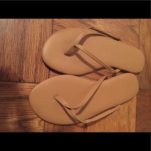 Old Navy nude flip flops