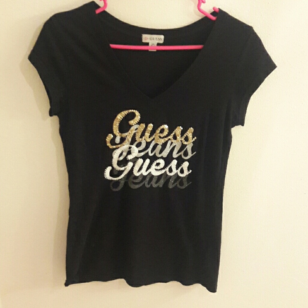Guess V-Neck