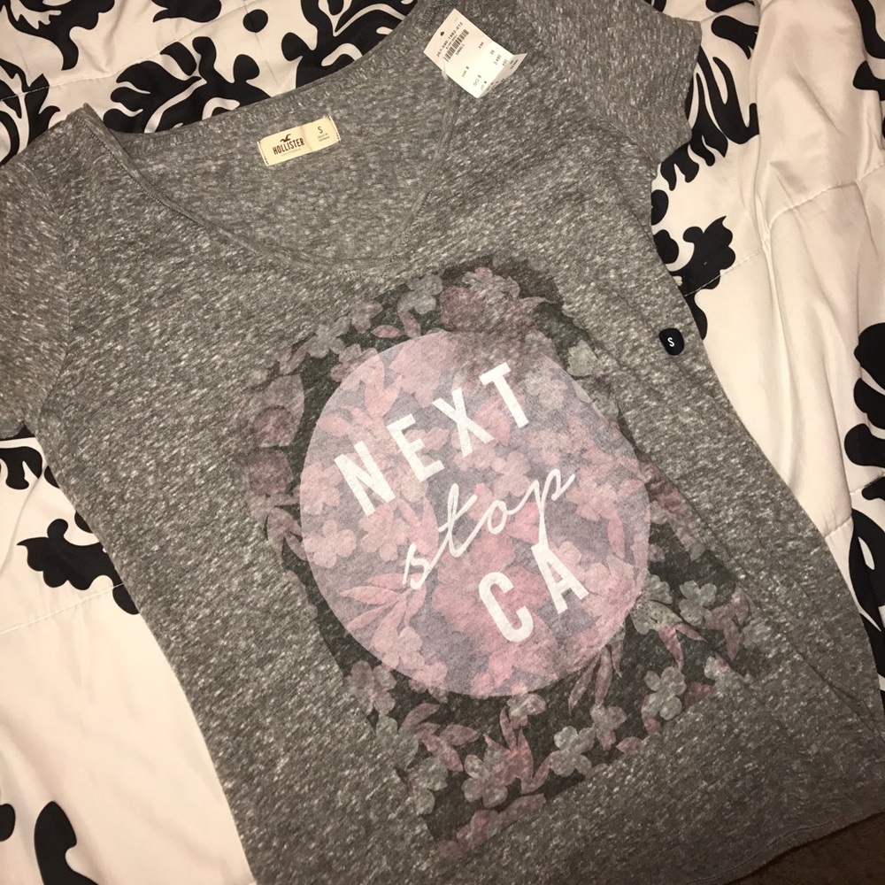 Gray graphic t