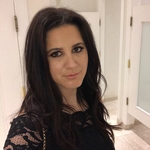 Meet your Posher, Alma