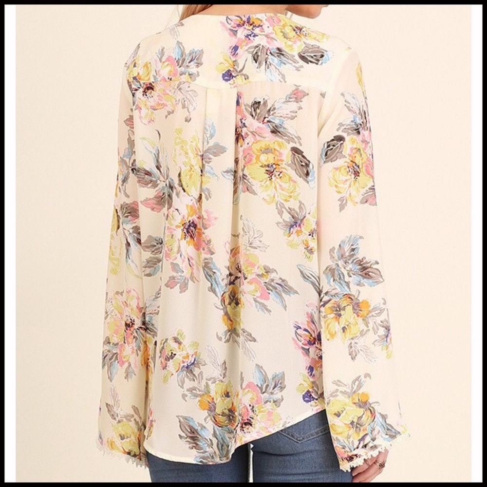 Blooming Bell Sleeves Top - Picture 3 of 5