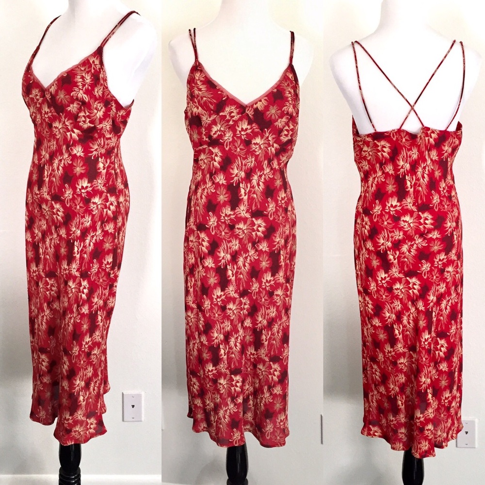 FREE DRESS with Purchase of Red Floral Midi - Picture 2 of 8
