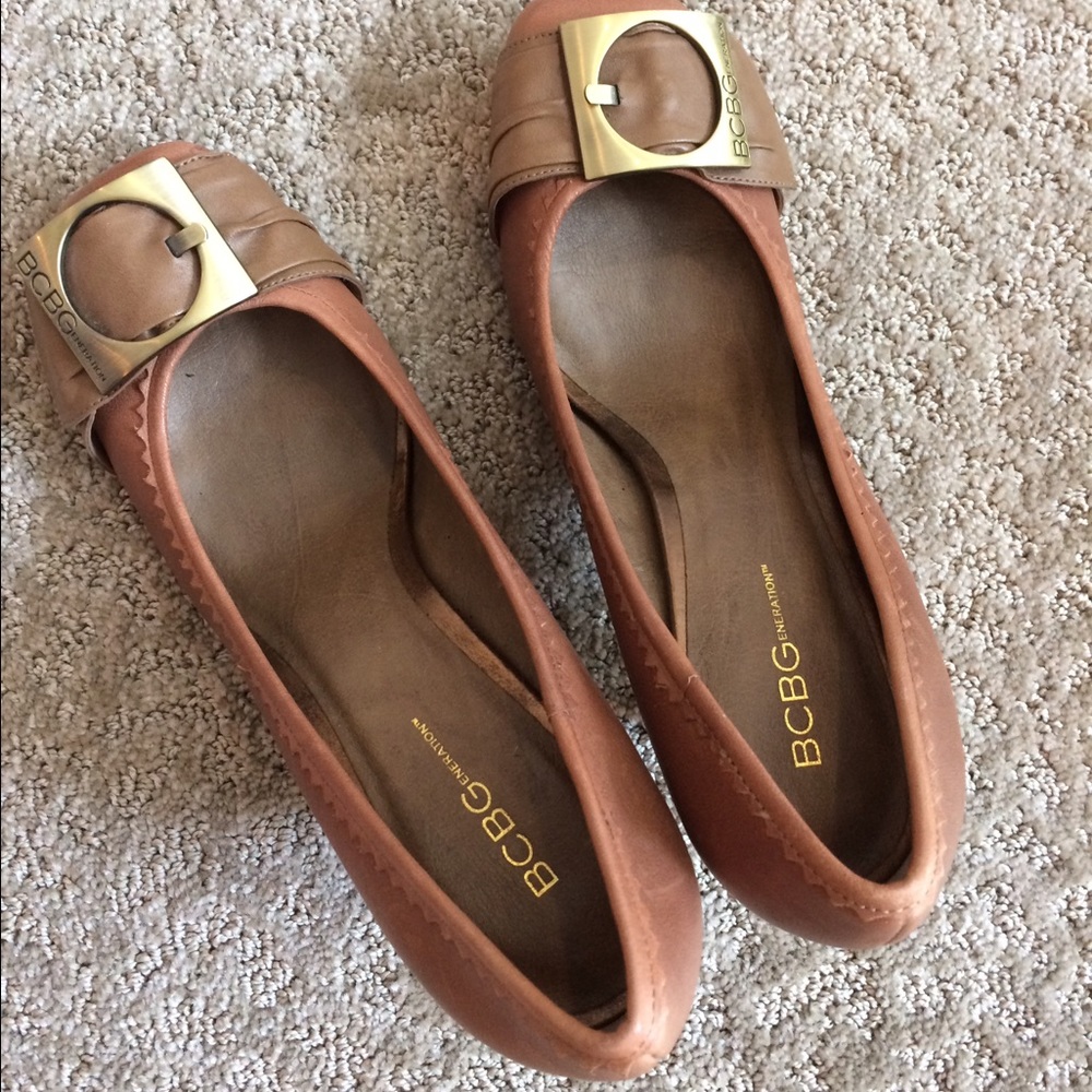 BCBG shoes with 1 & 1/2 inch heel