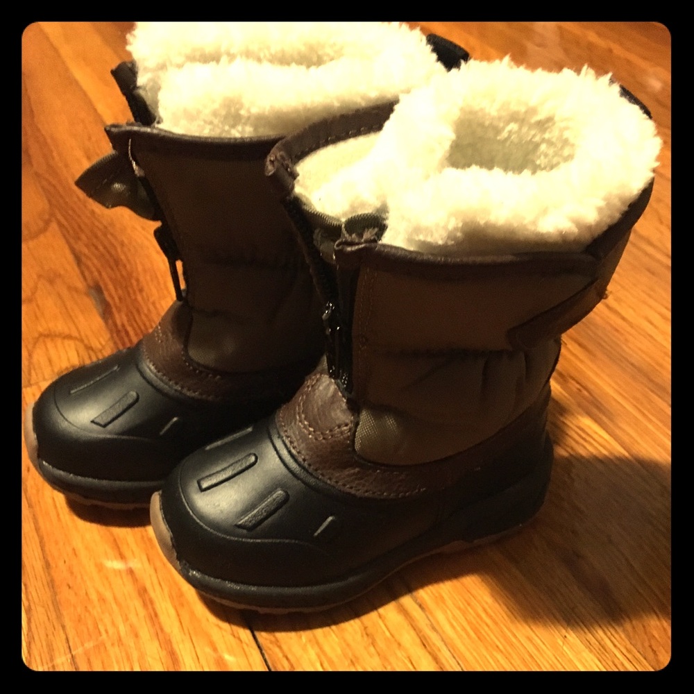 Gently Used Carter's Snow Boots Size 5