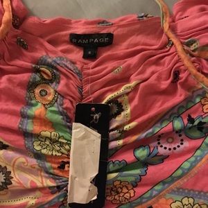 NWT SUMMER CUTE TOP🔴SALE