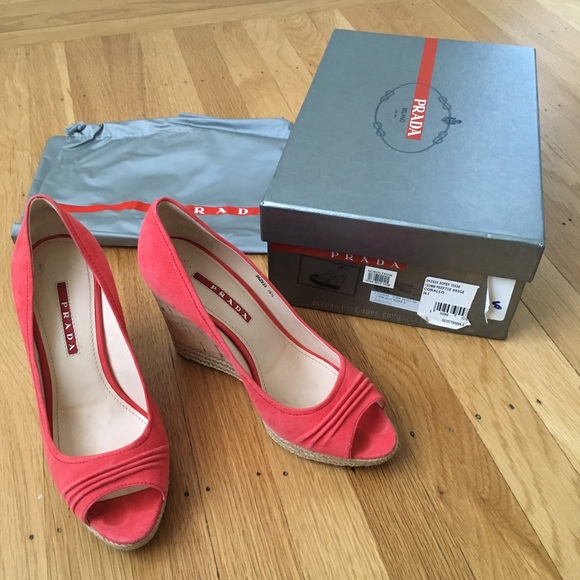 ❤️ Prada ❤️ Suede Peep Toe Wedge Sandal - Picture 6 of 6