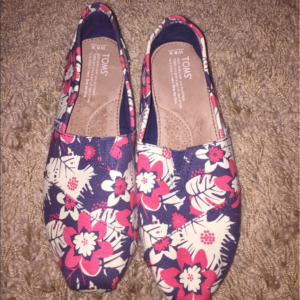 Never worn Toms