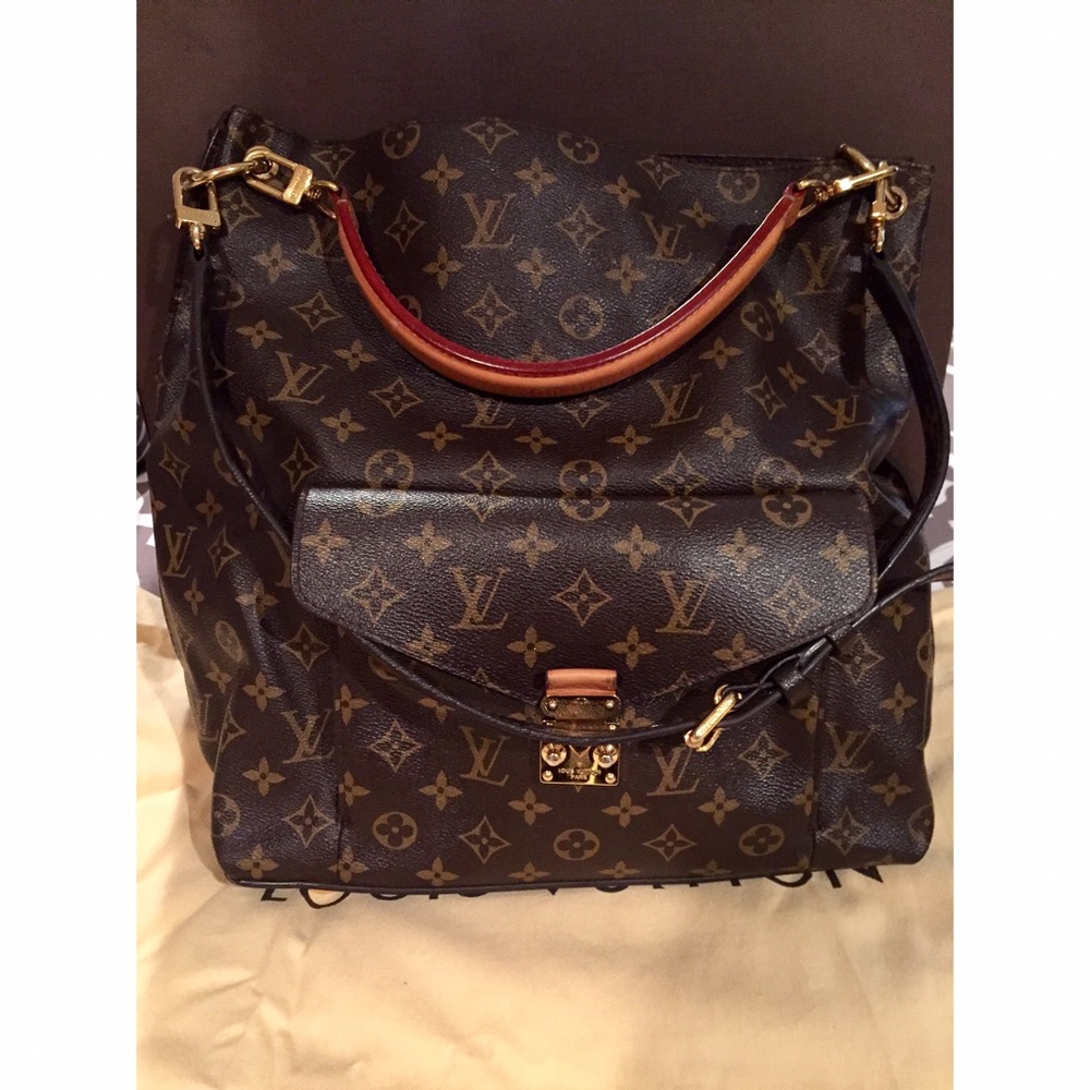 Louis Vuitton Metis Hobo Bag