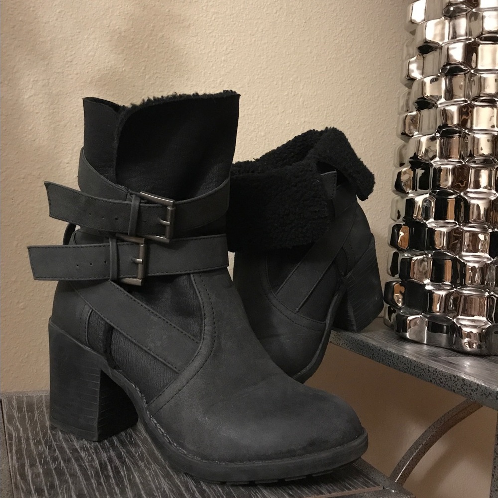 Black fuzzy, buckle booties