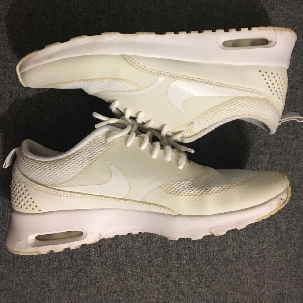 white nike air max thea