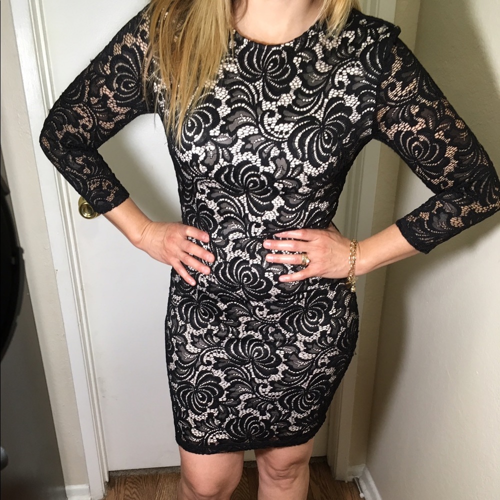 Black lace dress - Picture 1 of 2